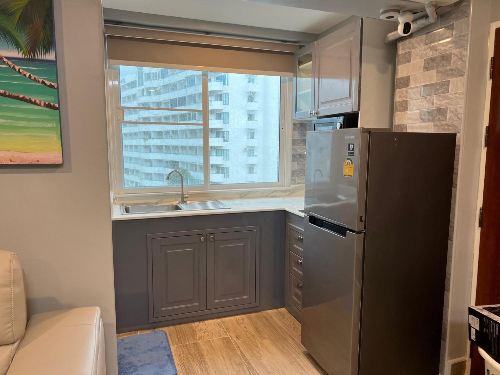Private Modern Apartments By Patong Vacation Rentals Located In The Heart Of Patong, Walking Distance To The Beach, Kitchen, Private Bathroom, Seating Area, 65" Smart Tv With Free Wifi Экстерьер фото